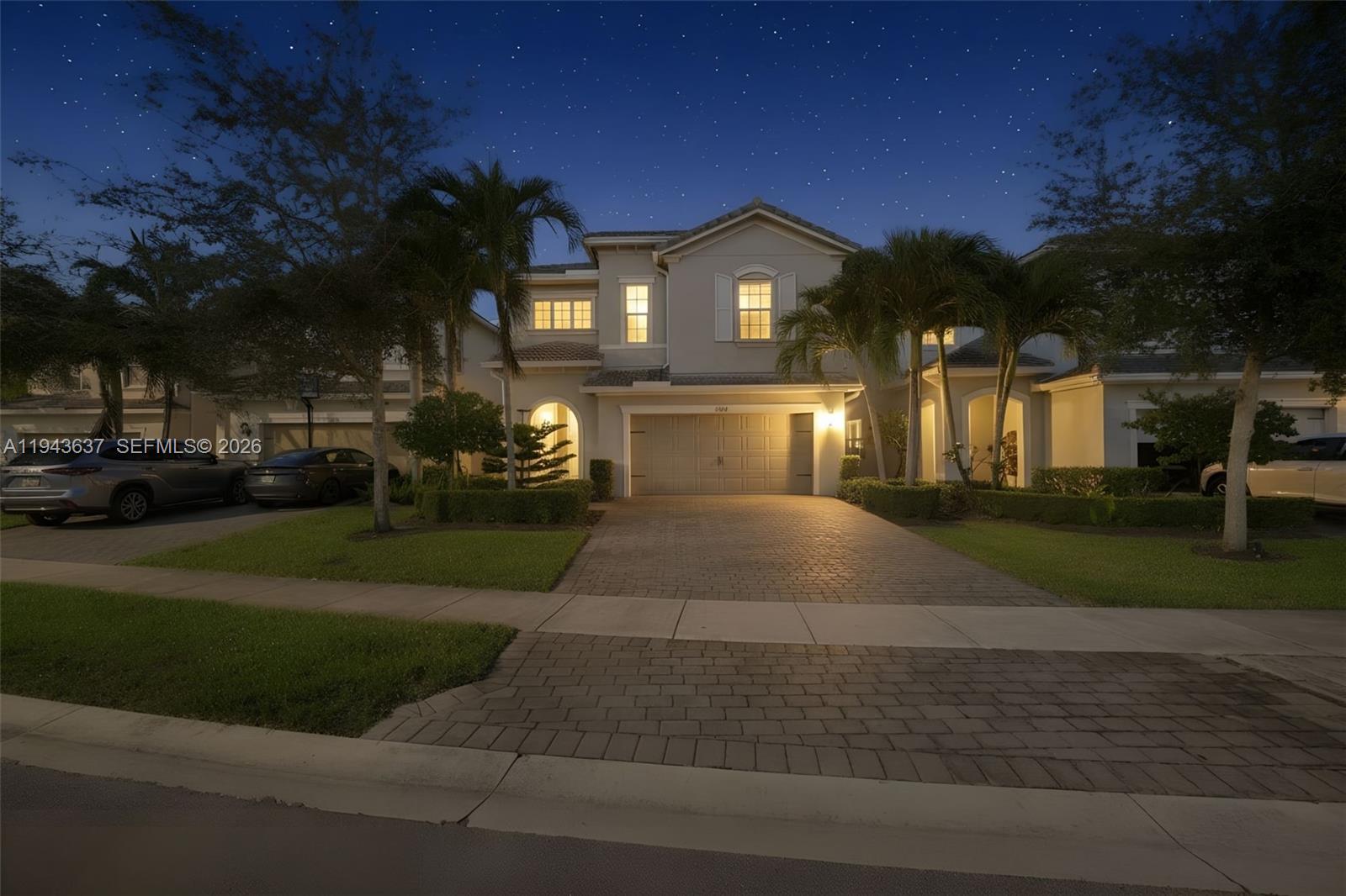 964 Banyan Dr Hollywood, FL 33021