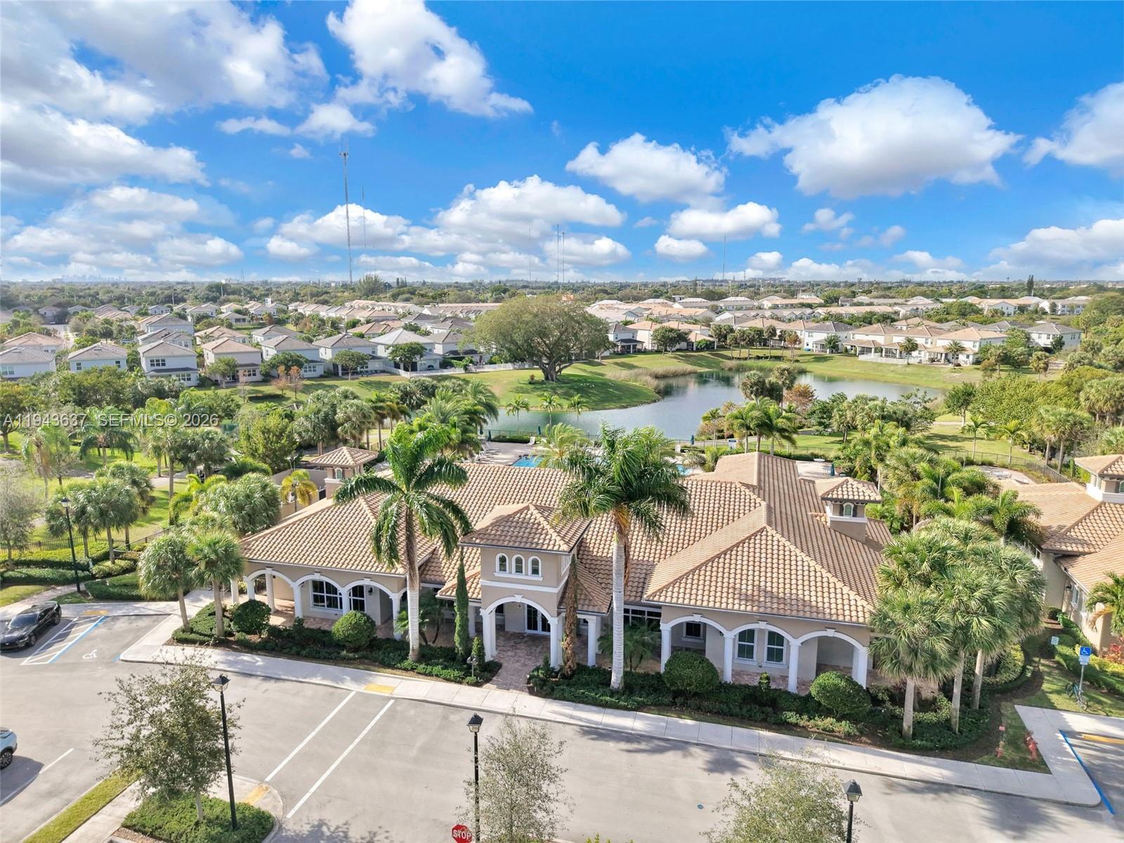 964 Banyan Dr Hollywood, FL 33021