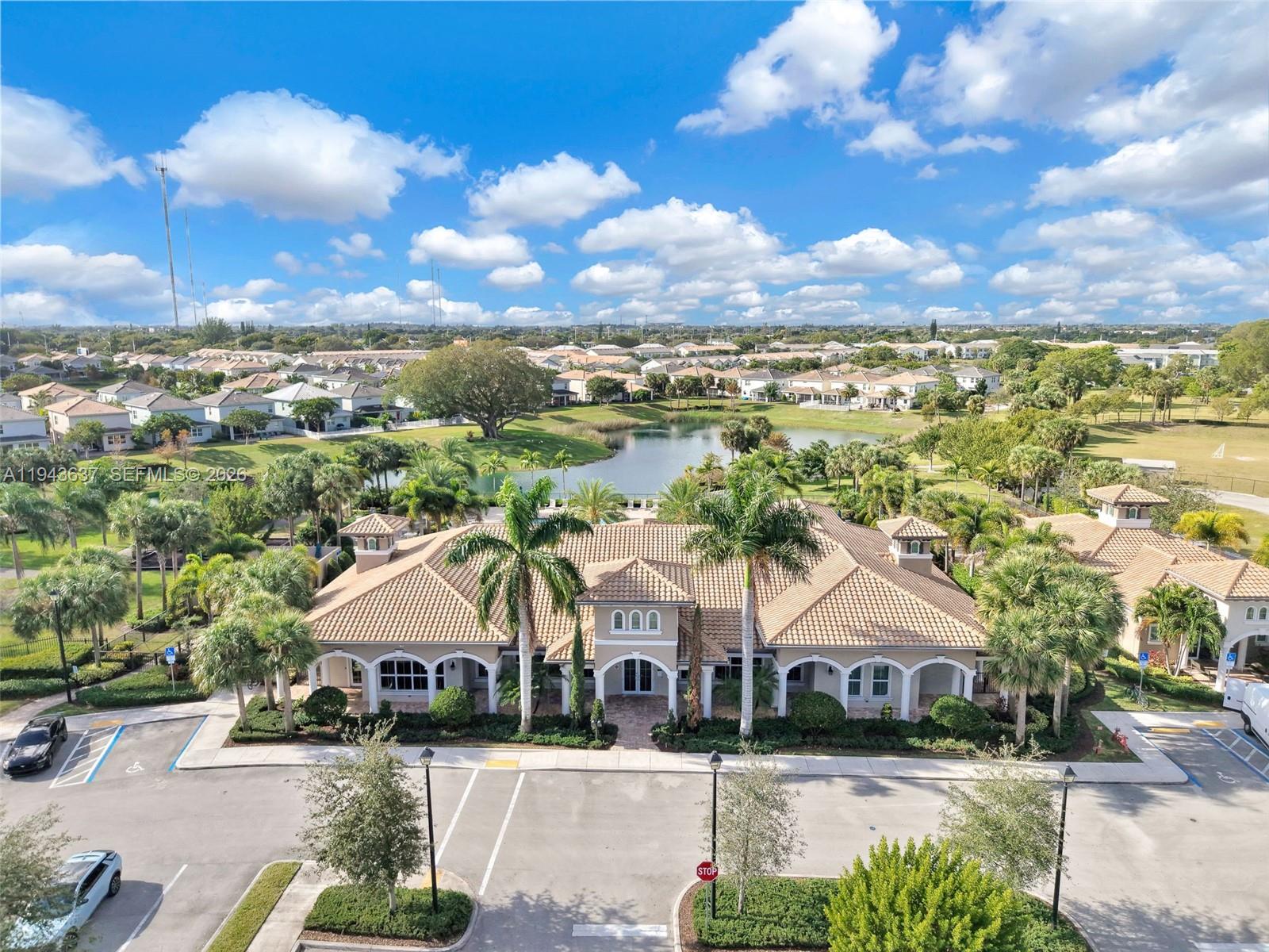 964 Banyan Dr Hollywood, FL 33021