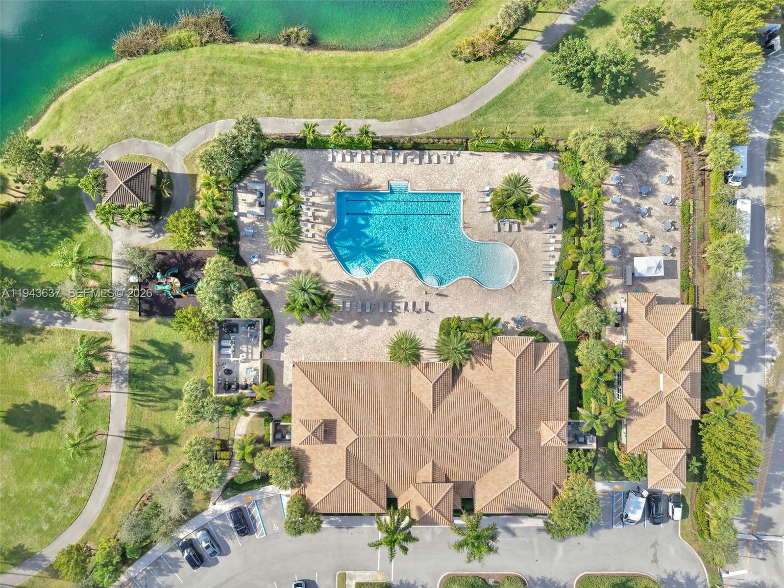 964 Banyan Dr Hollywood, FL 33021