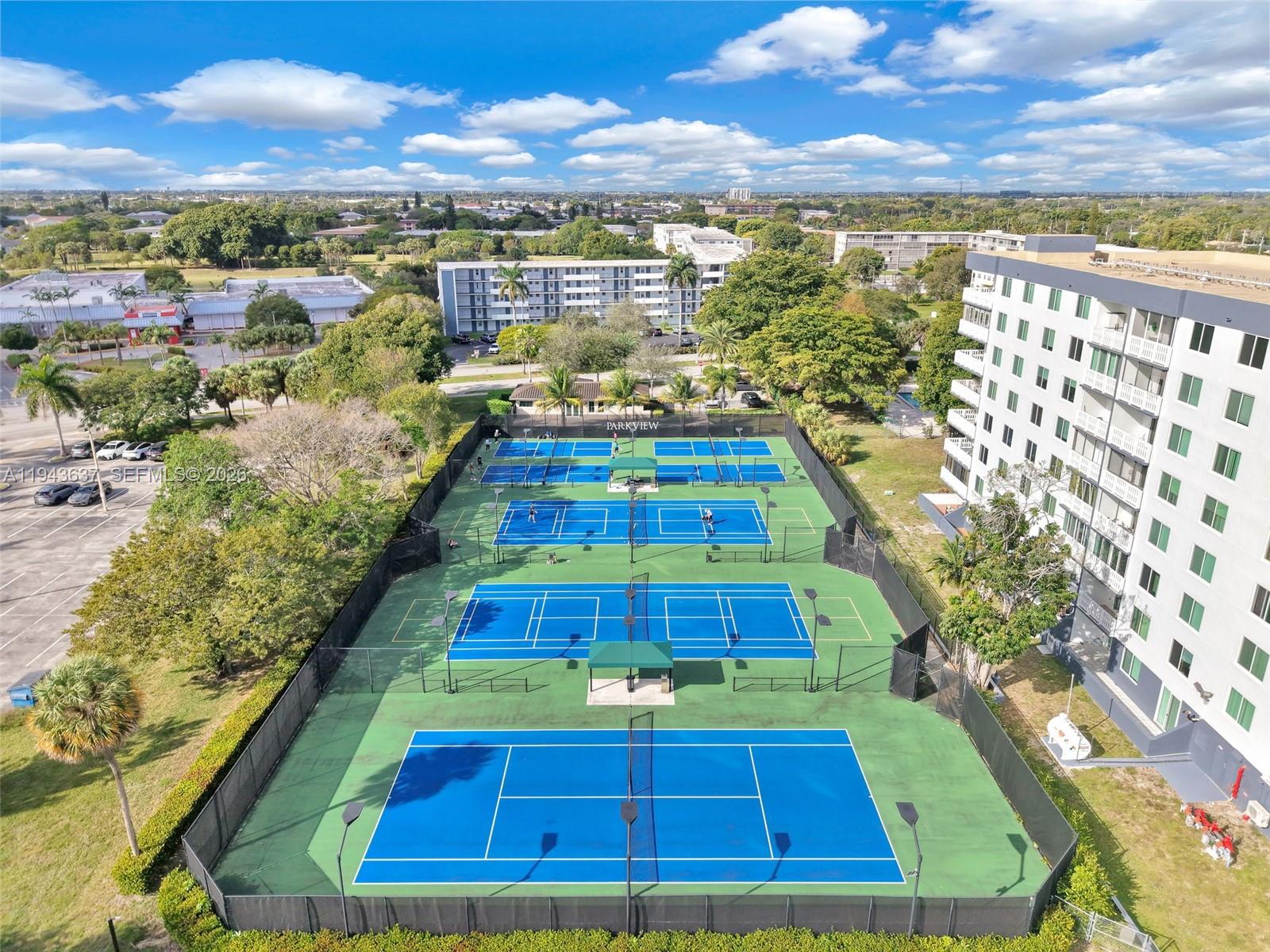 964 Banyan Dr Hollywood, FL 33021