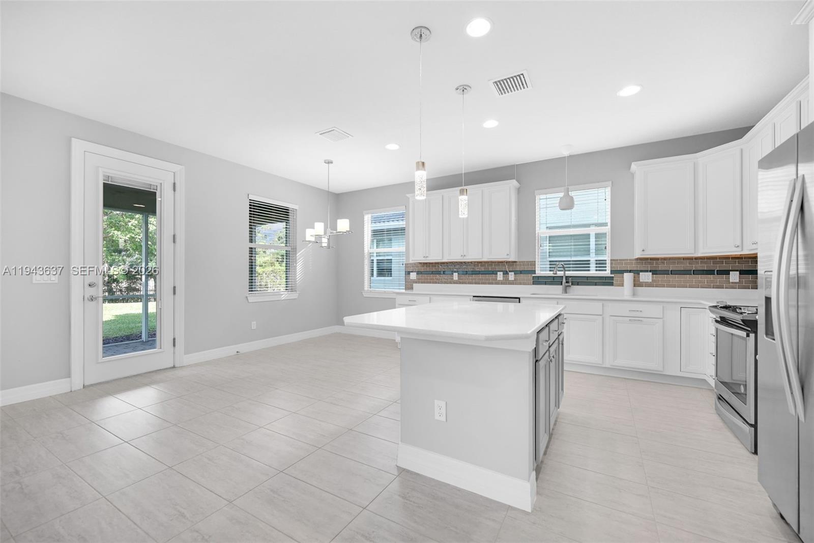 964 Banyan Dr Hollywood, FL 33021