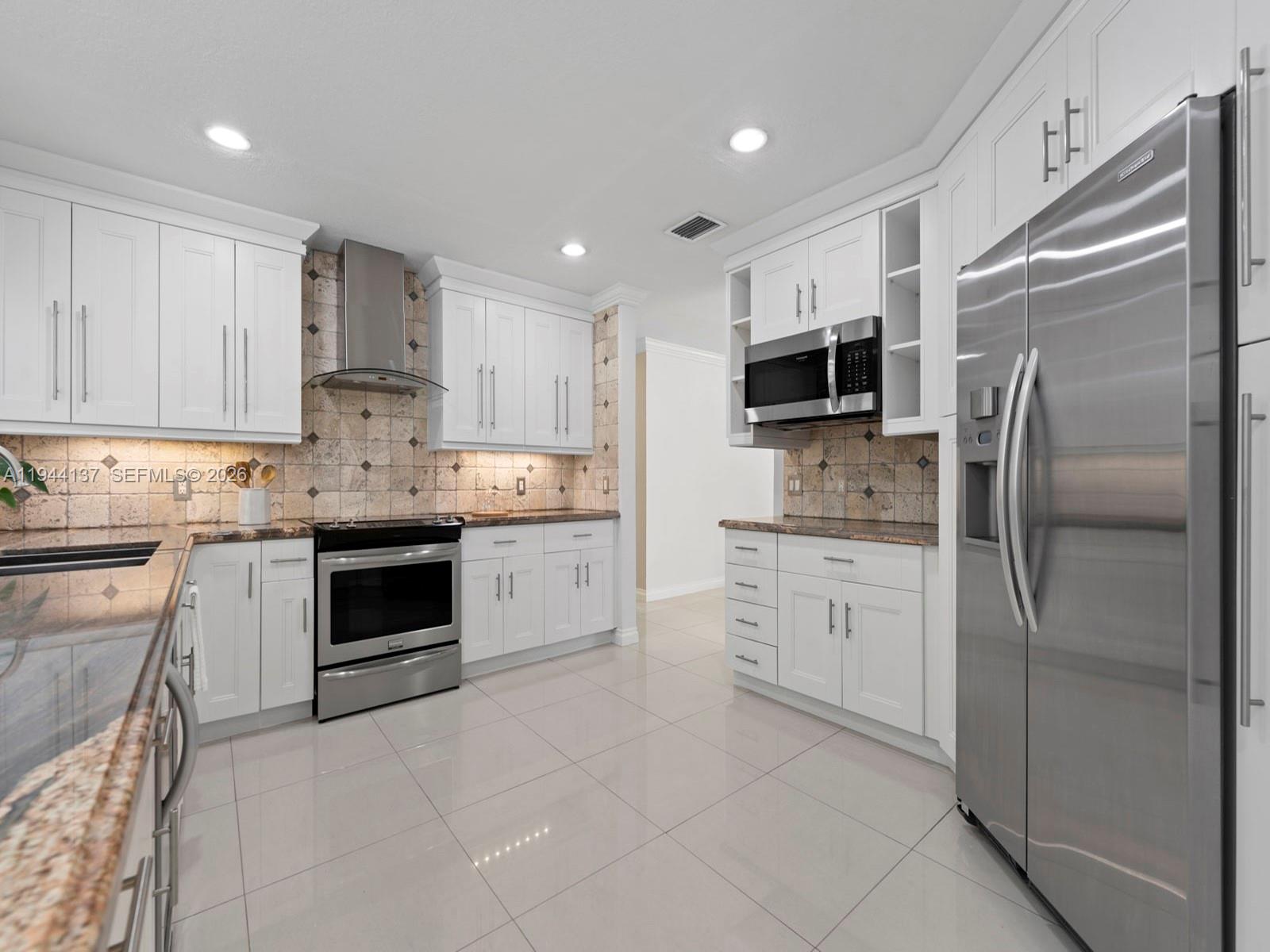 8205 SW 116th St Miami, FL 33156