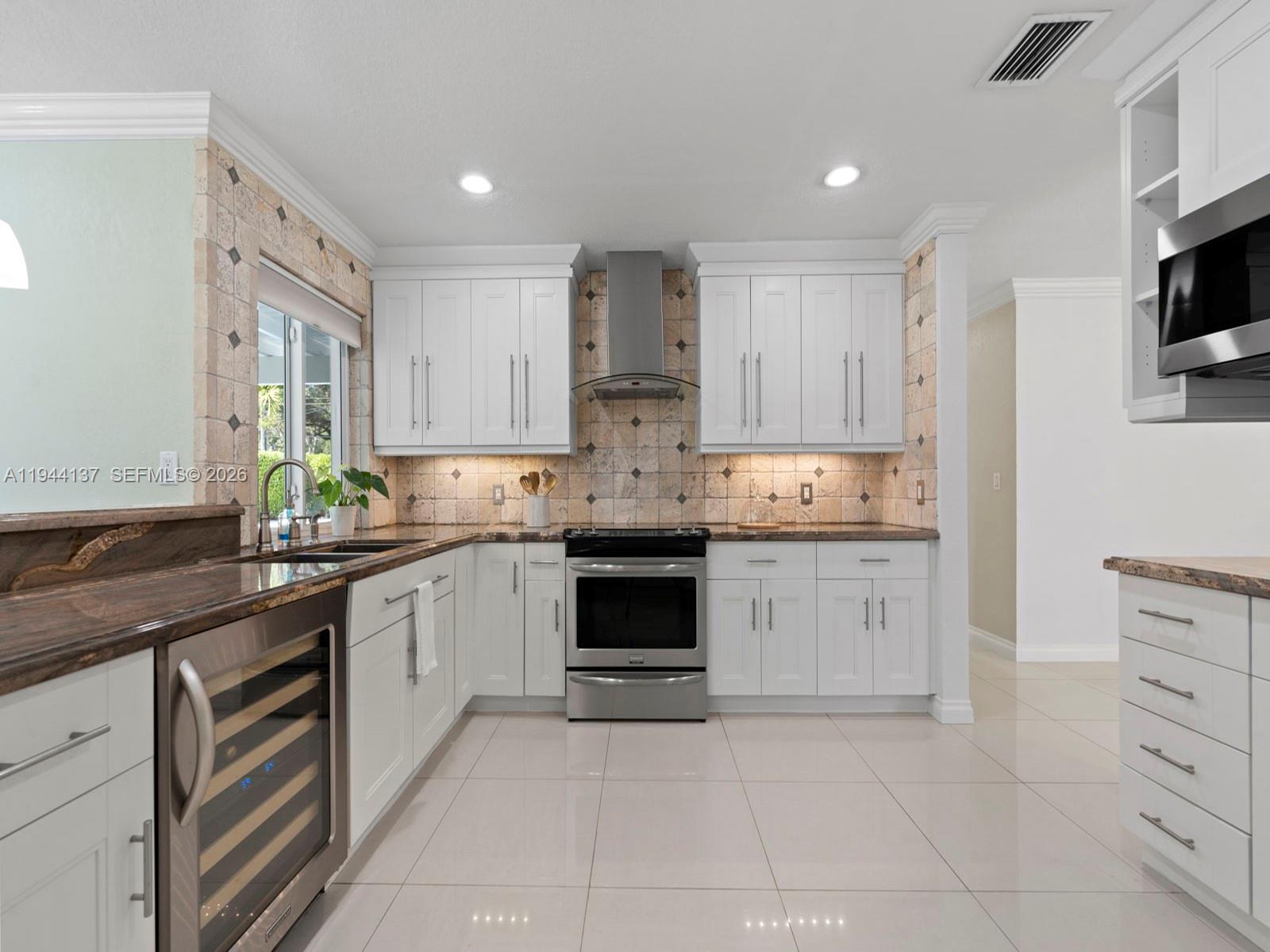 8205 SW 116th St Miami, FL 33156