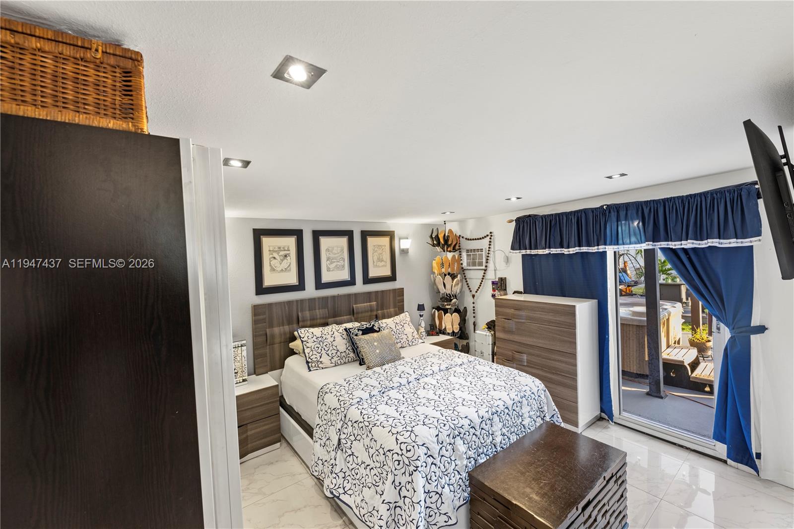 117 SW 6th St Hallandale Beach, FL 33009