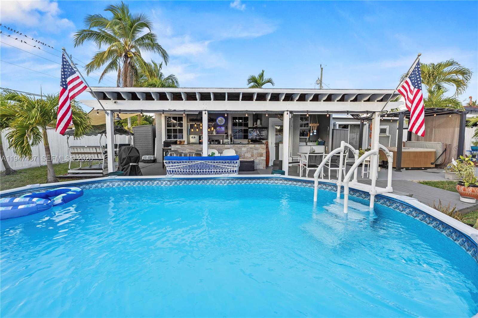 117 SW 6th St Hallandale Beach, FL 33009