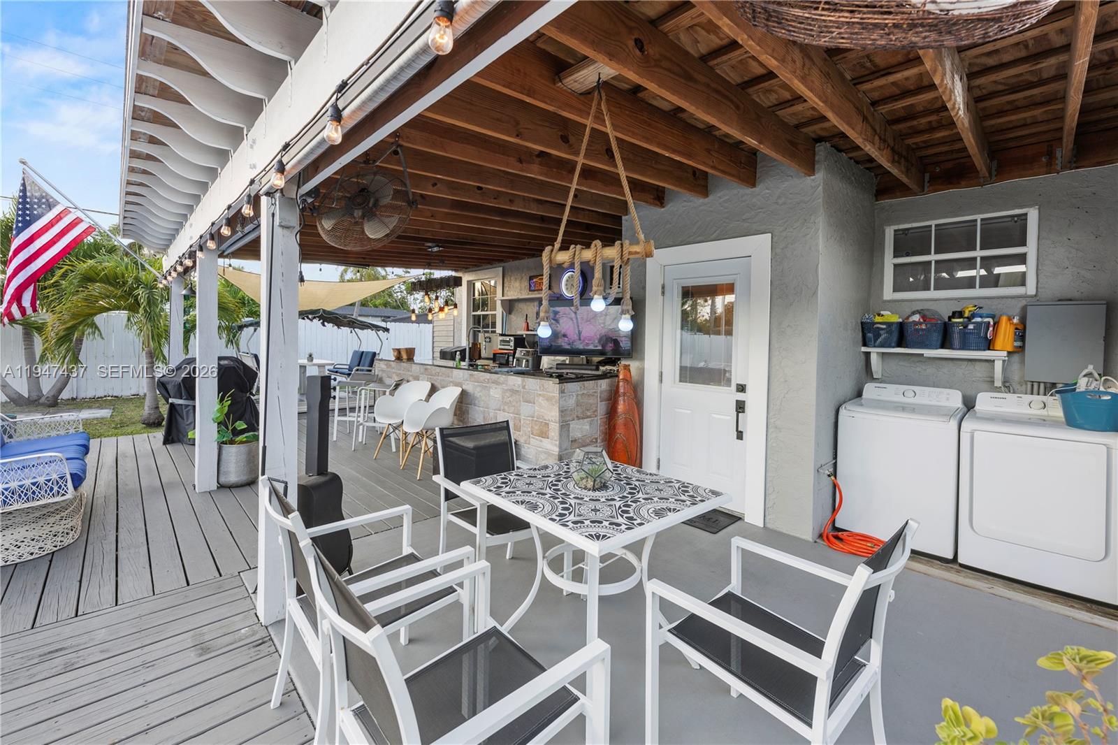 117 SW 6th St Hallandale Beach, FL 33009