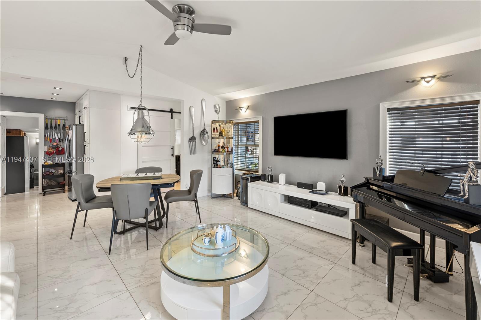 117 SW 6th St Hallandale Beach, FL 33009