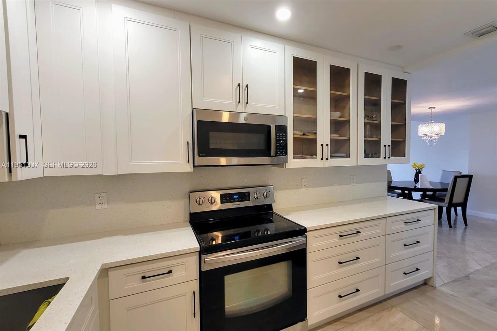 2500 Parkview Dr #2517 Hallandale Beach, FL 33009