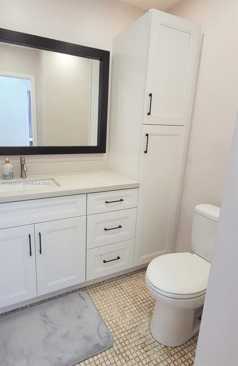 2500 Parkview Dr #2517 Hallandale Beach, FL 33009