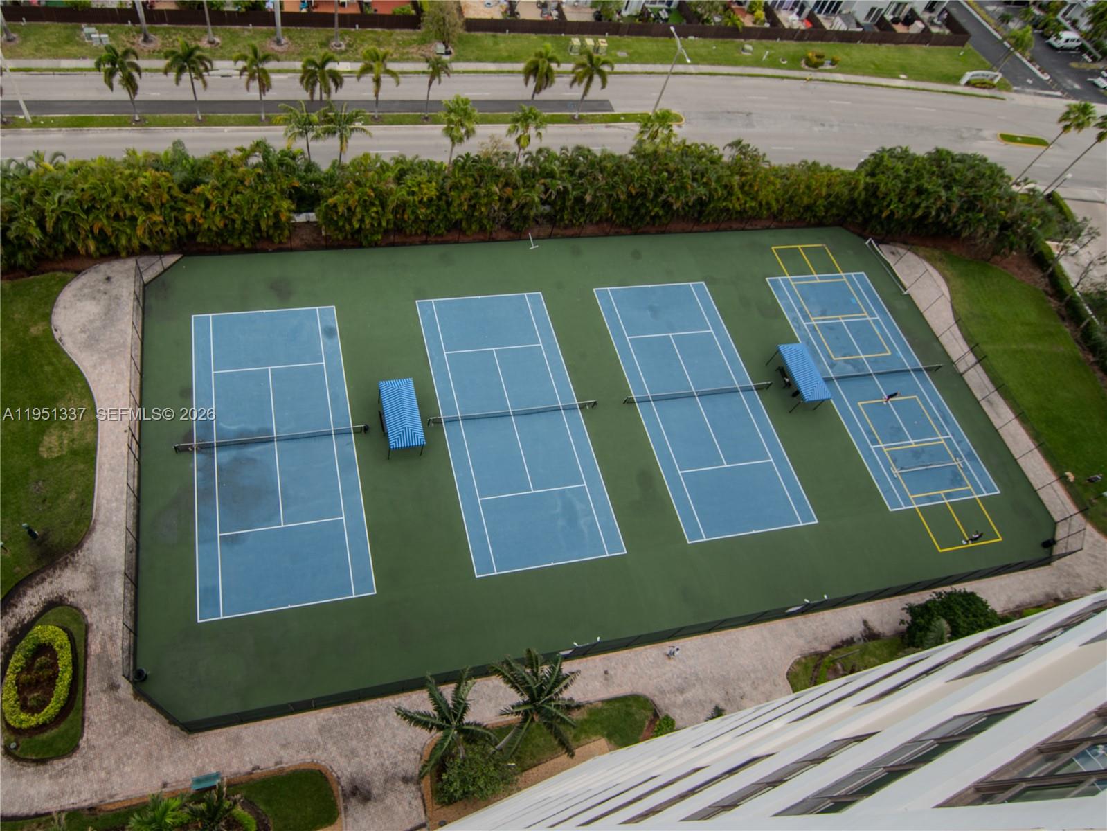 2500 Parkview Dr #2517 Hallandale Beach, FL 33009