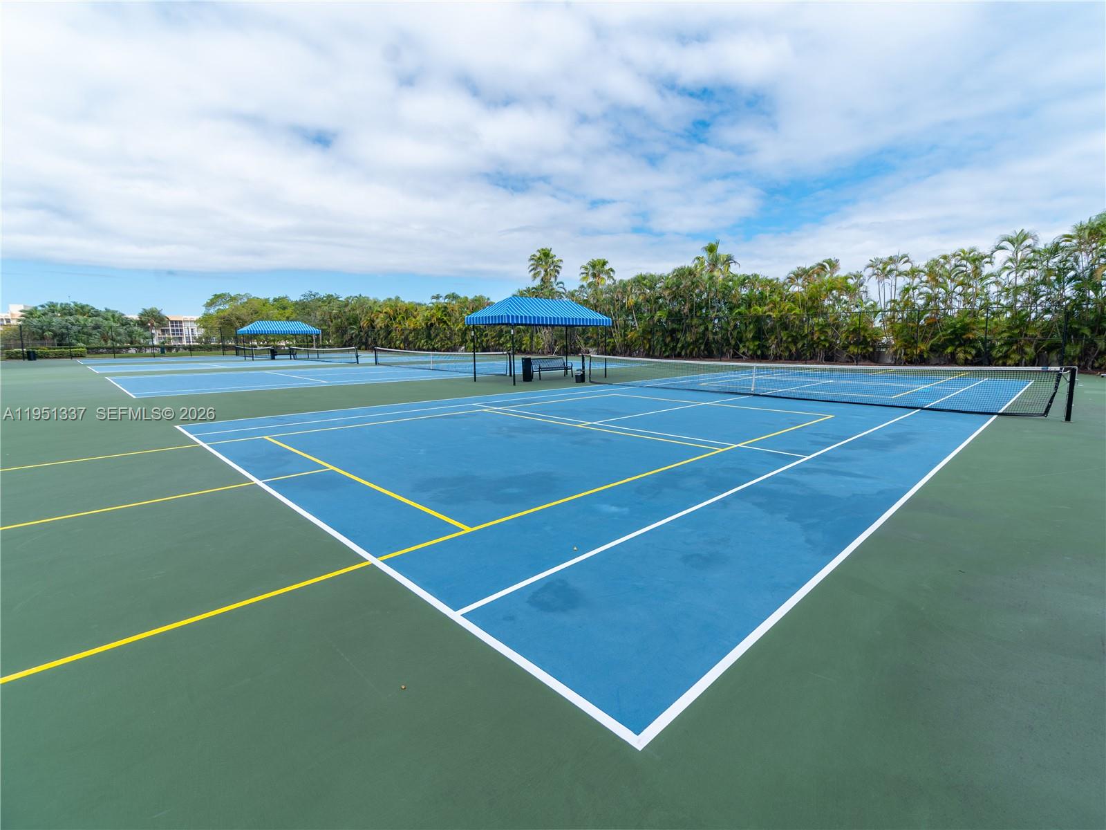 2500 Parkview Dr #2517 Hallandale Beach, FL 33009