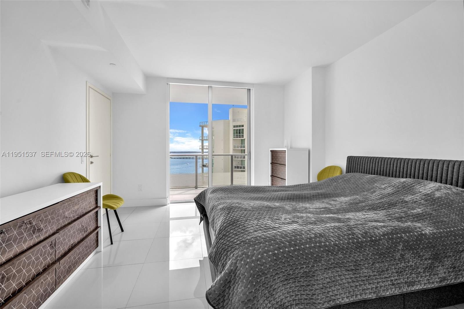 1300 Brickell Bay Dr #2507 Miami, FL 33131