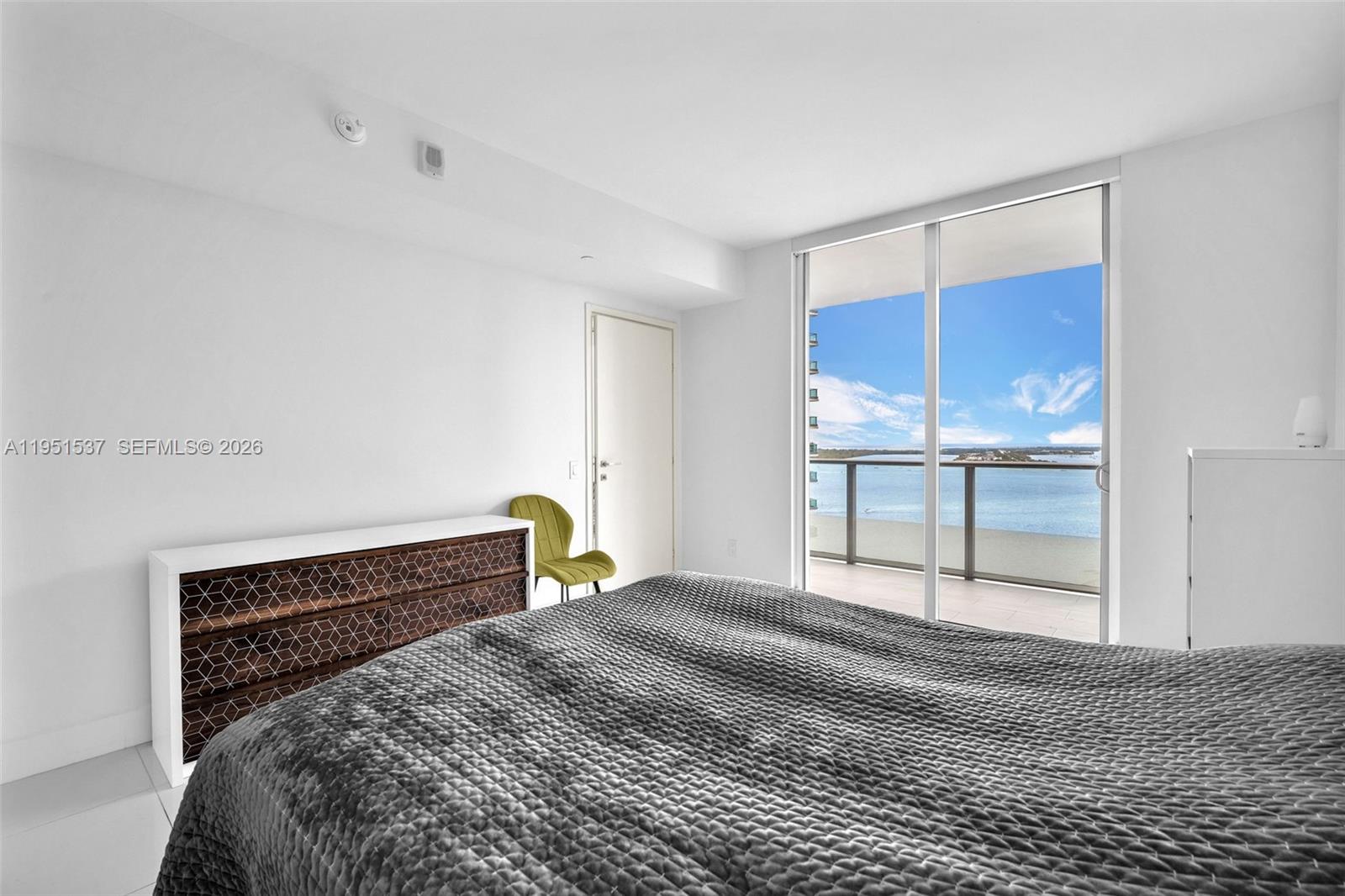 1300 Brickell Bay Dr #2507 Miami, FL 33131