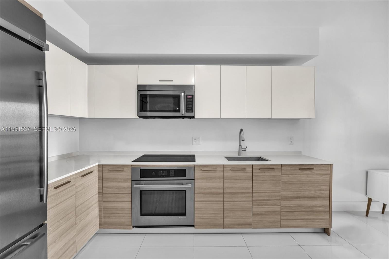 1300 Brickell Bay Dr #2507 Miami, FL 33131