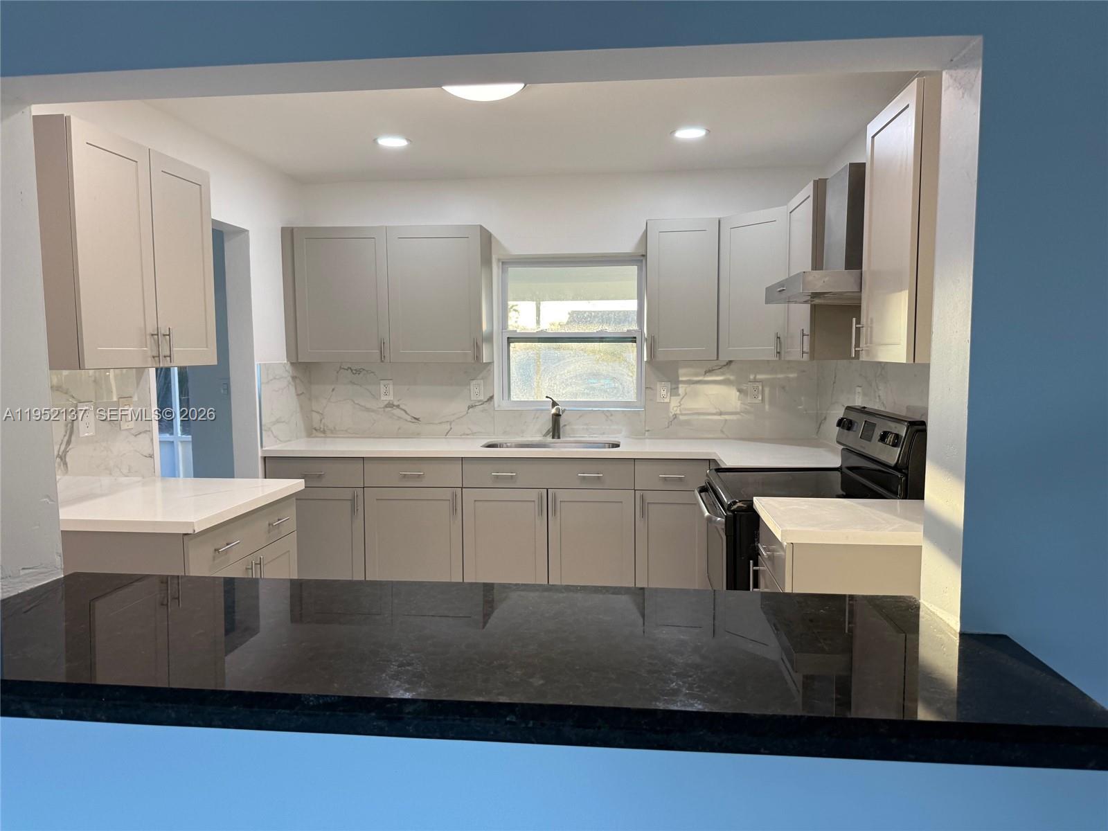 15860 SW 102th Pl Miami, FL 33157