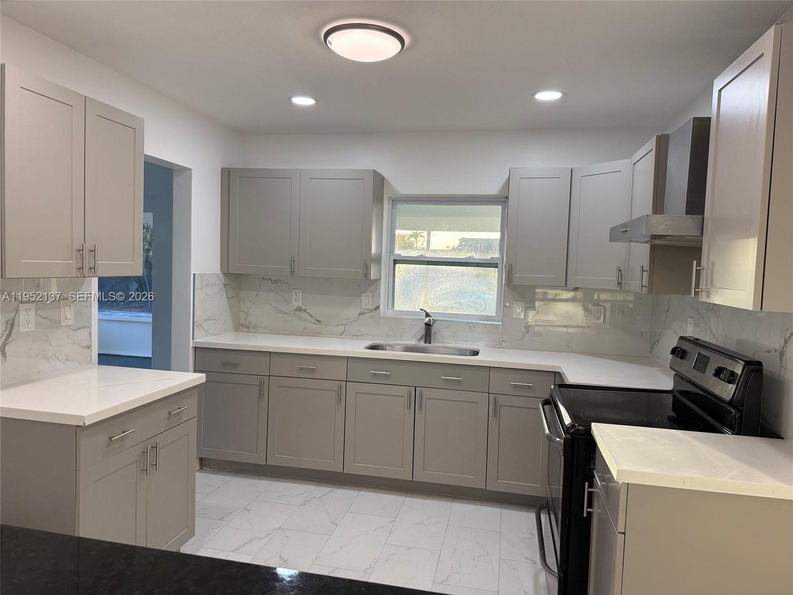 15860 SW 102th Pl Miami, FL 33157