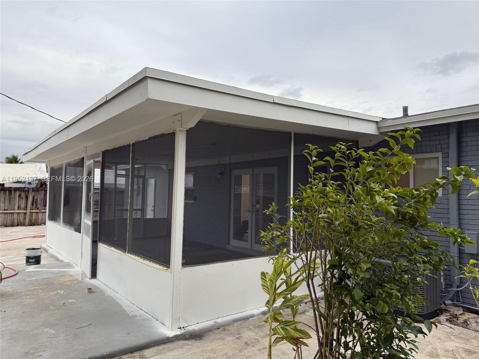 15860 SW 102th Pl Miami, FL 33157