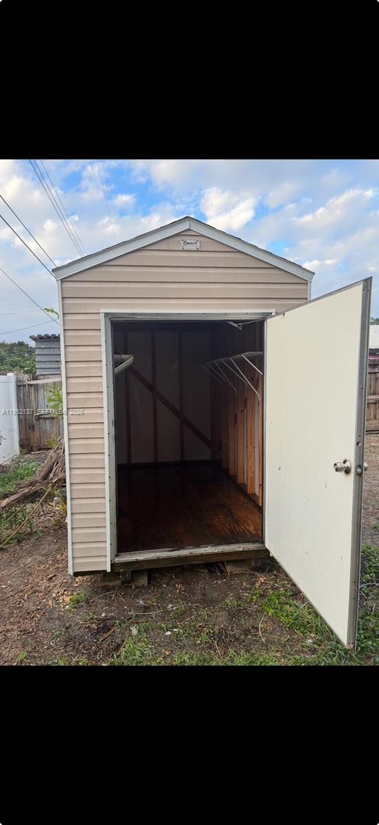 15860 SW 102th Pl Miami, FL 33157