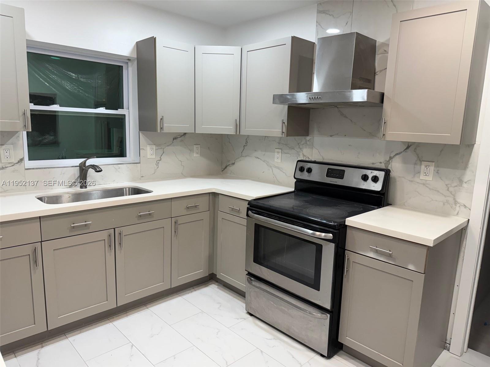 15860 SW 102th Pl Miami, FL 33157