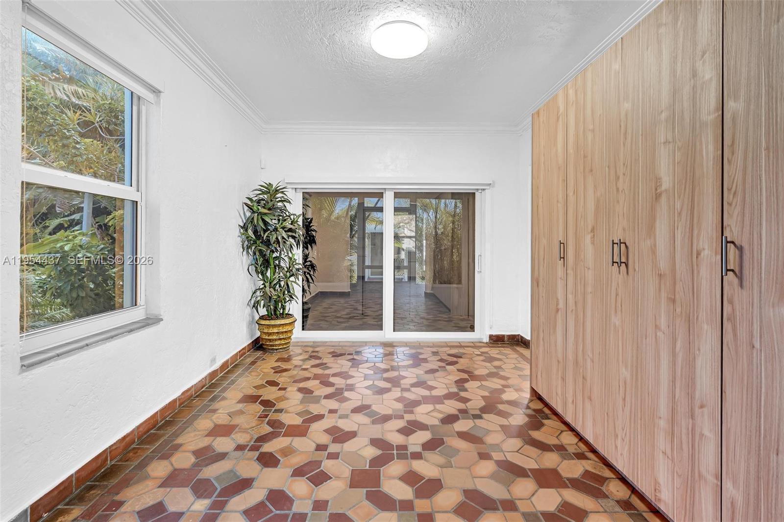 1524 Biarritz Dr Miami Beach, FL 33141