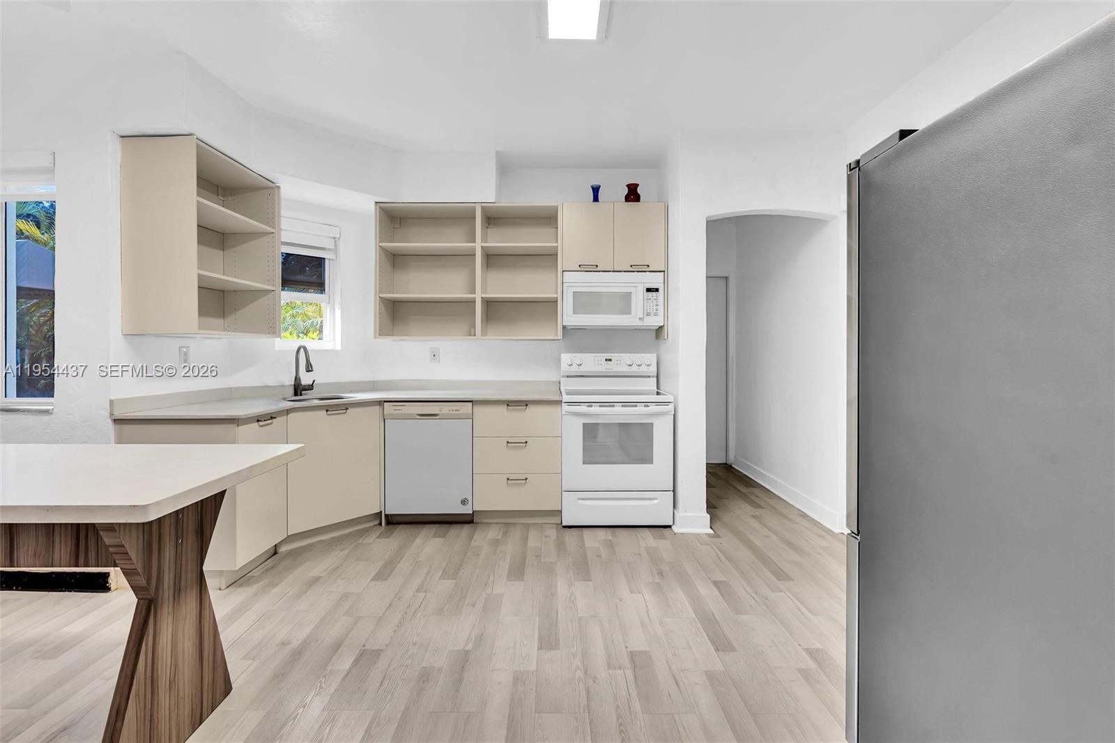 1524 Biarritz Dr Miami Beach, FL 33141