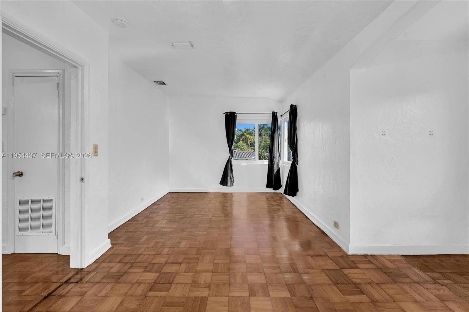 1524 Biarritz Dr Miami Beach, FL 33141