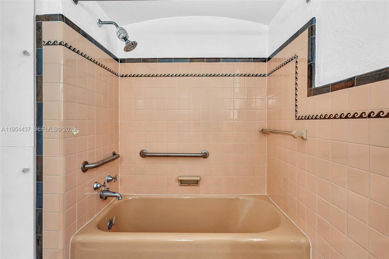 1524 Biarritz Dr Miami Beach, FL 33141