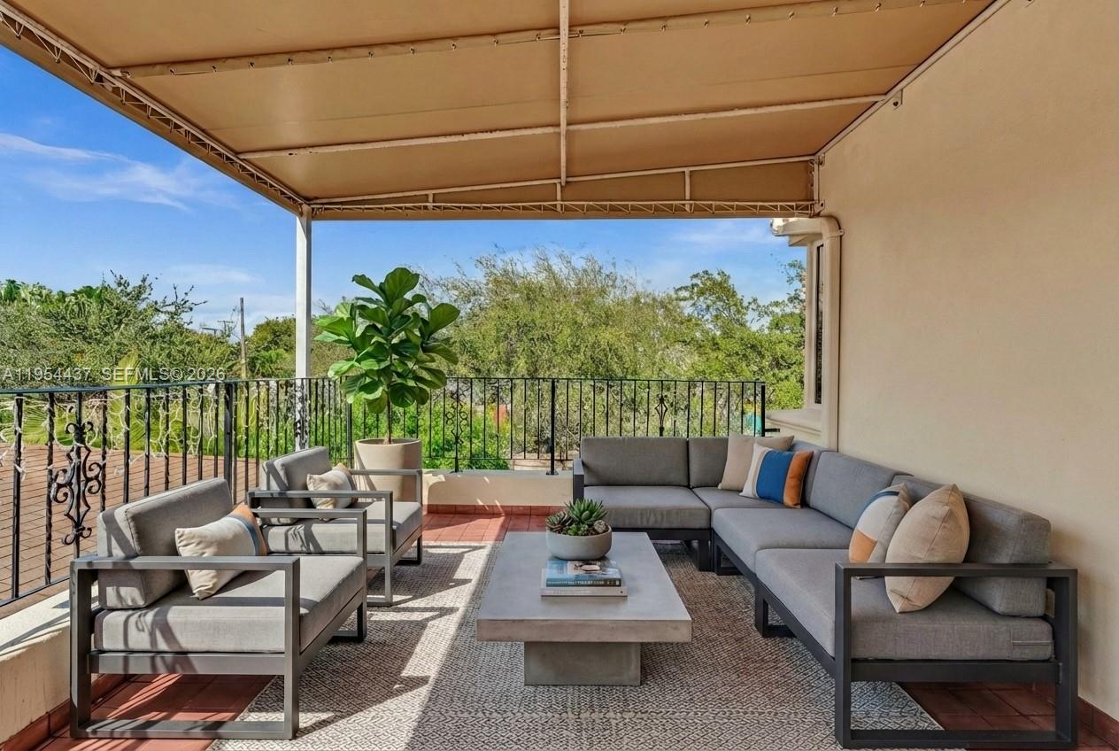 1524 Biarritz Dr Miami Beach, FL 33141