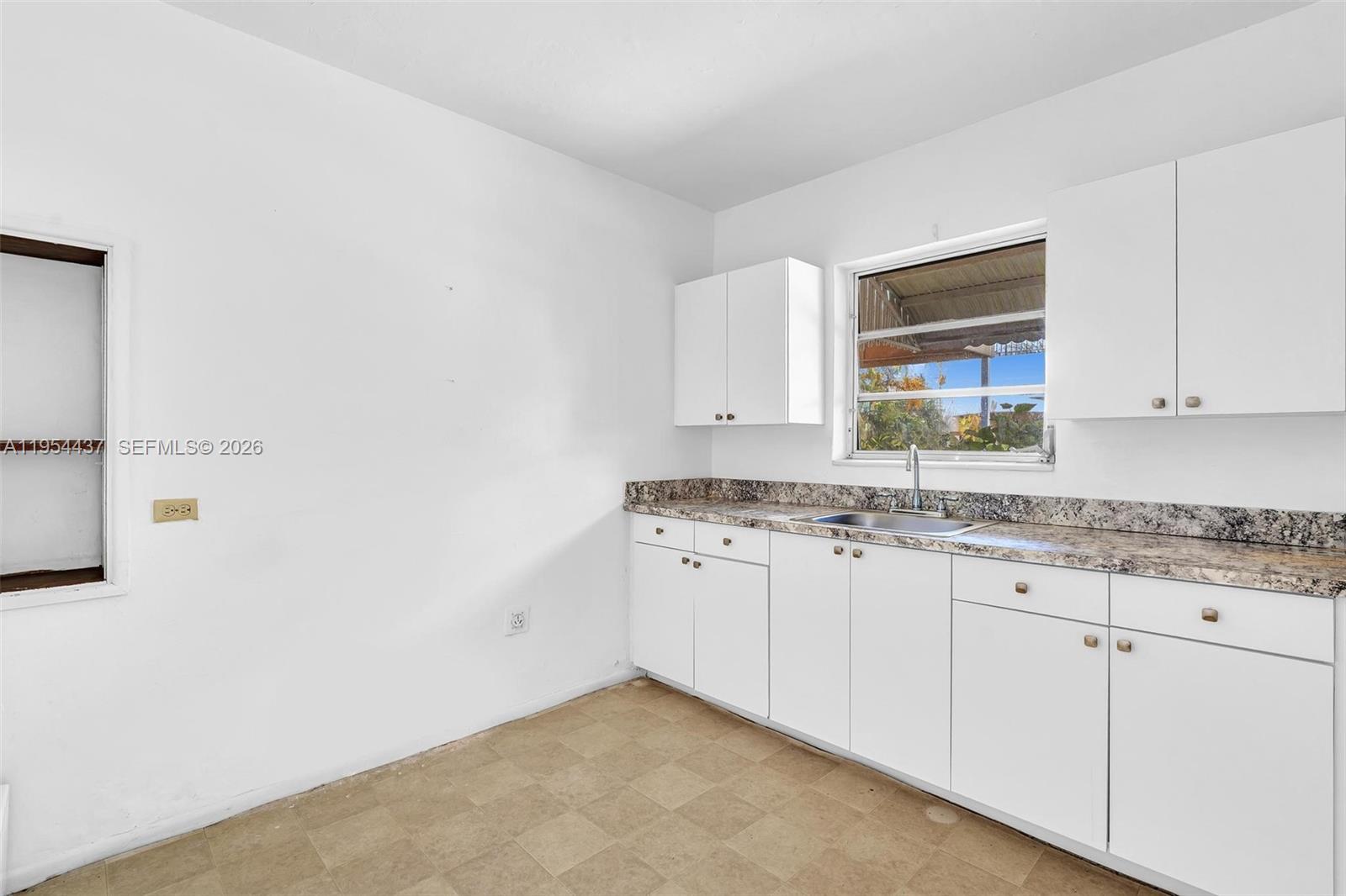 1524 Biarritz Dr Miami Beach, FL 33141