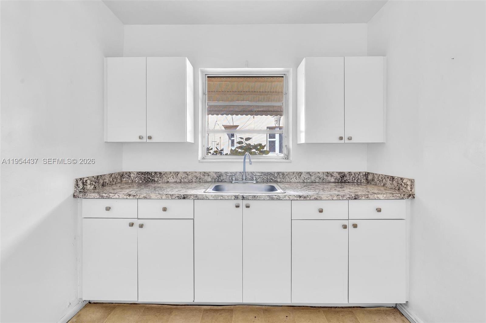 1524 Biarritz Dr Miami Beach, FL 33141