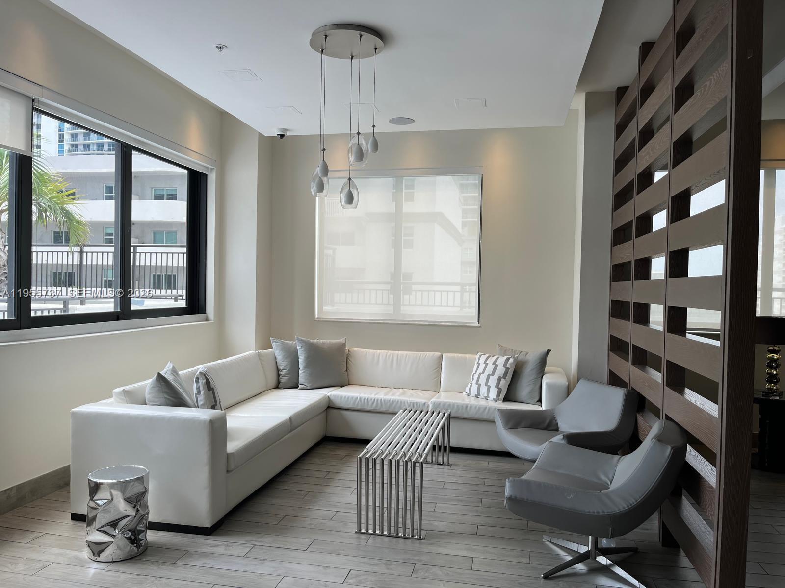 image Nine at Mary Brickell Village16