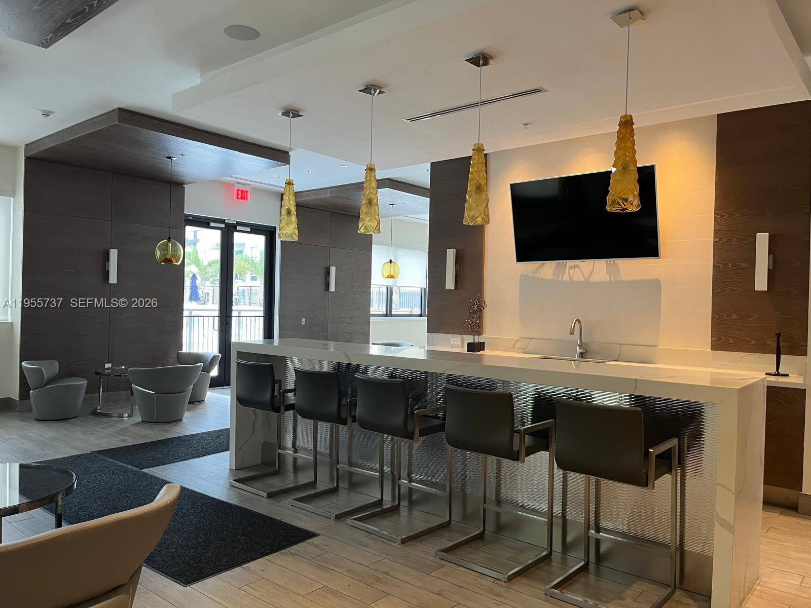 image Nine at Mary Brickell Village19