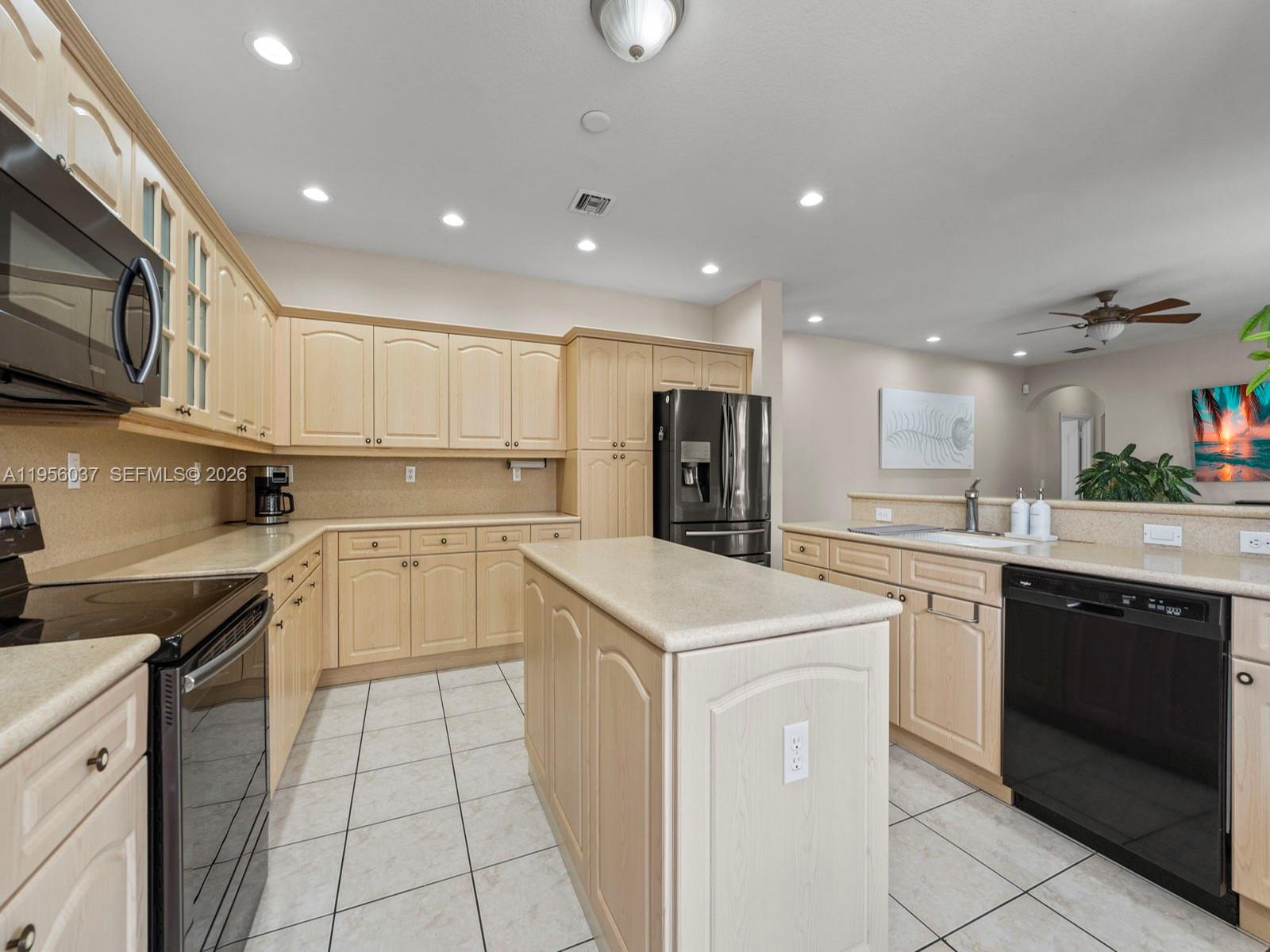 15383 SW 23rd St Miami, FL 33185