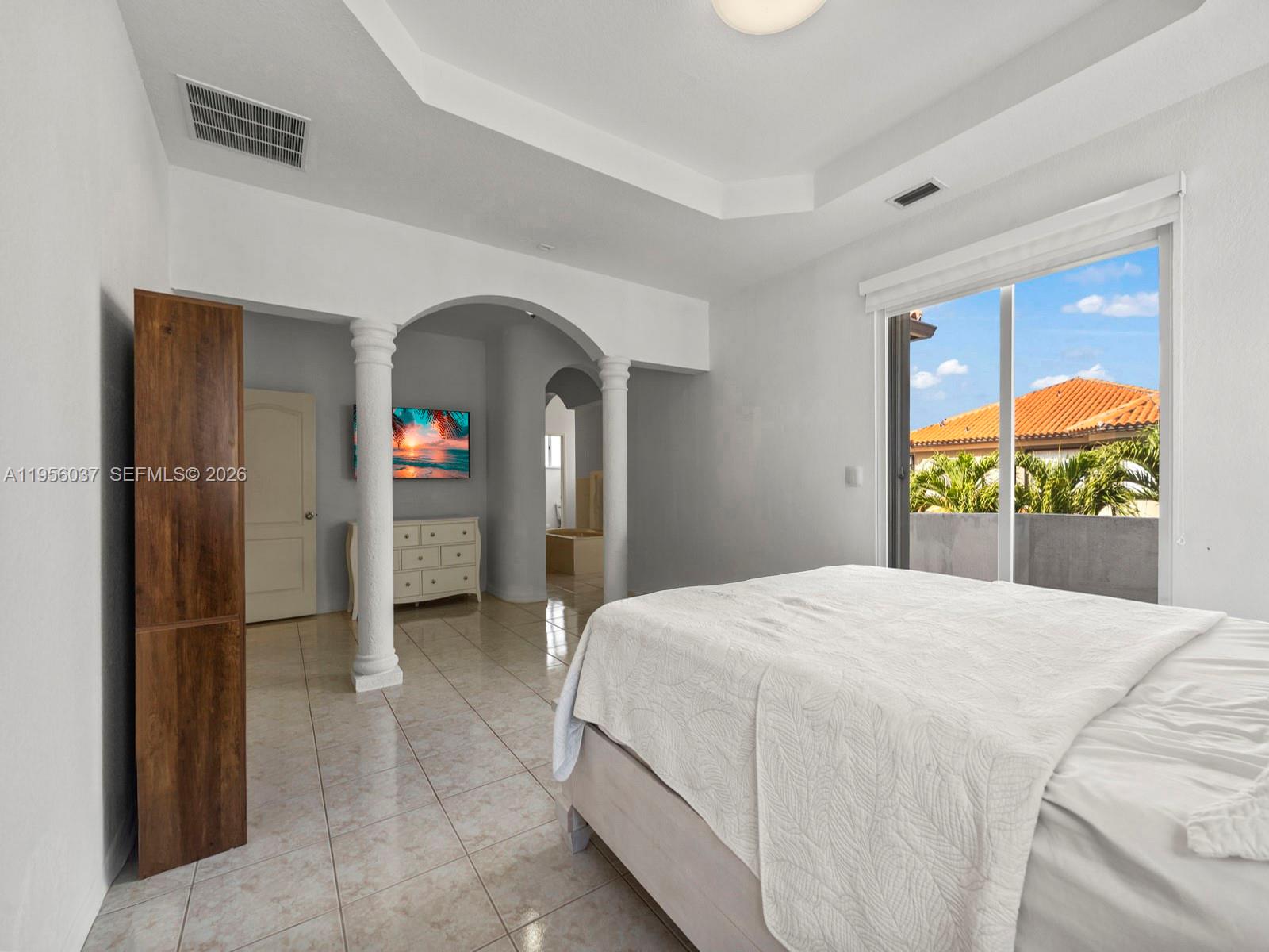 15383 SW 23rd St Miami, FL 33185