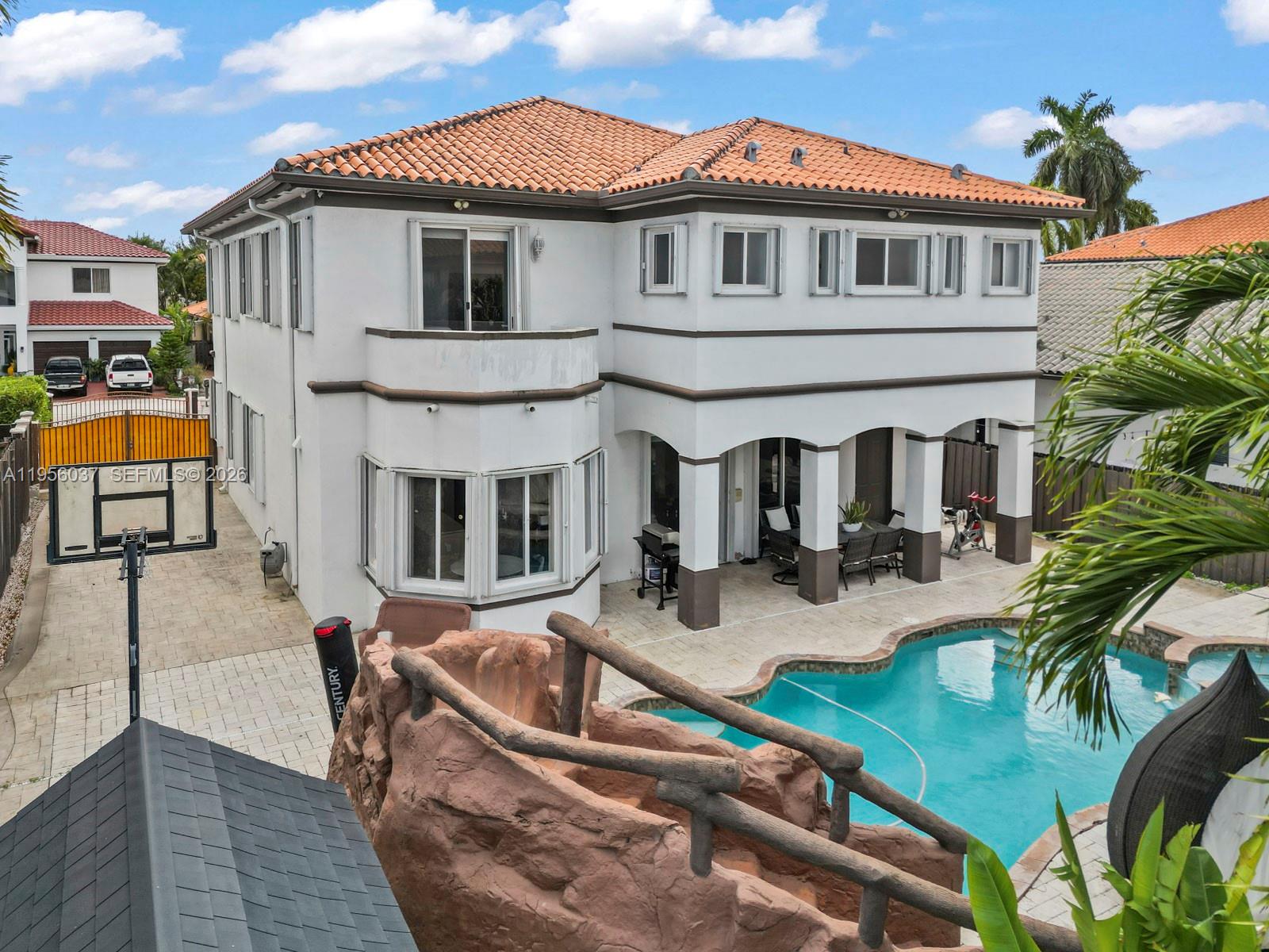 15383 SW 23rd St Miami, FL 33185