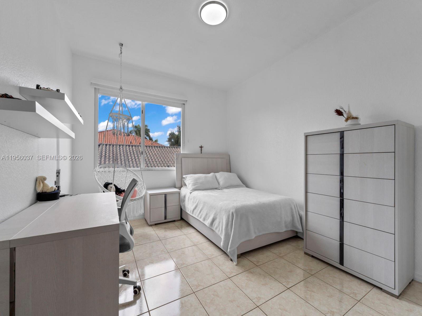 15383 SW 23rd St Miami, FL 33185