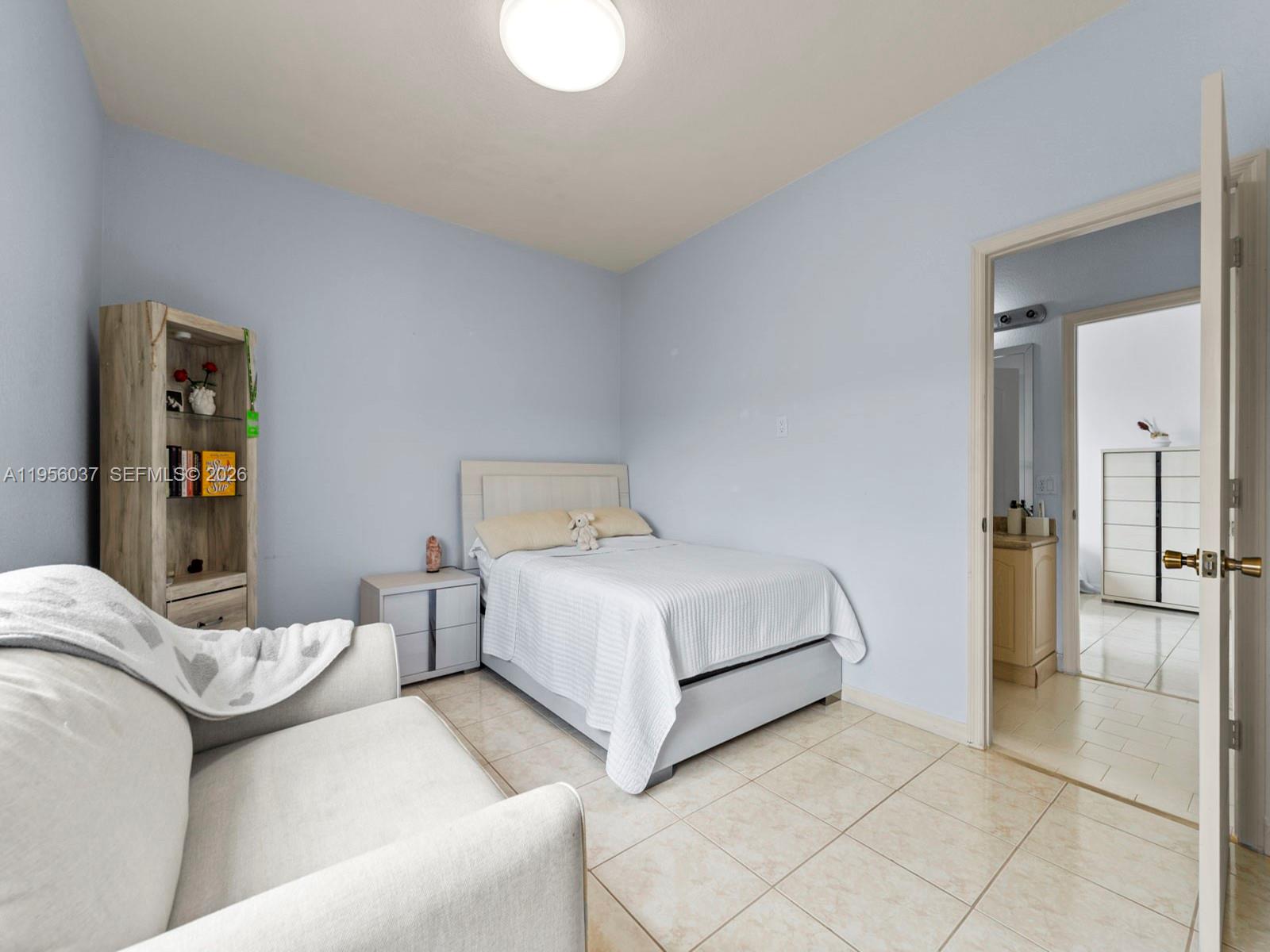 15383 SW 23rd St Miami, FL 33185