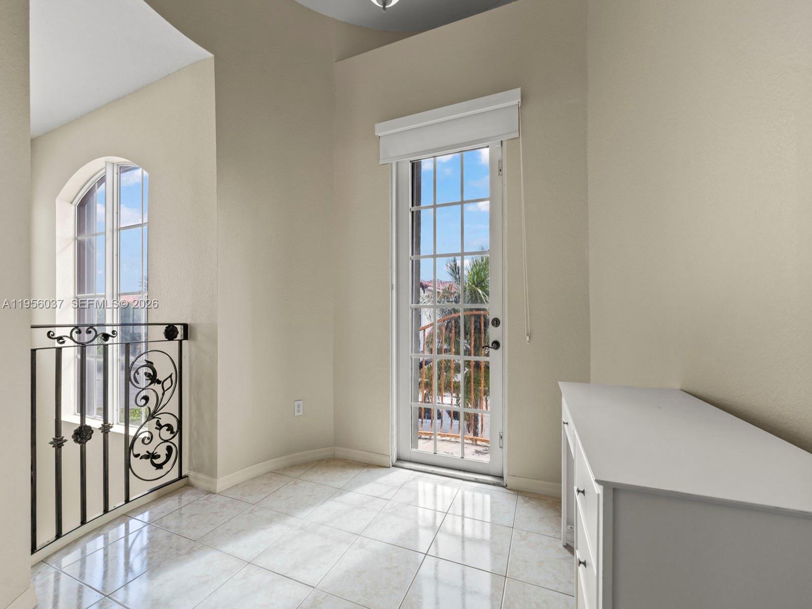 15383 SW 23rd St Miami, FL 33185