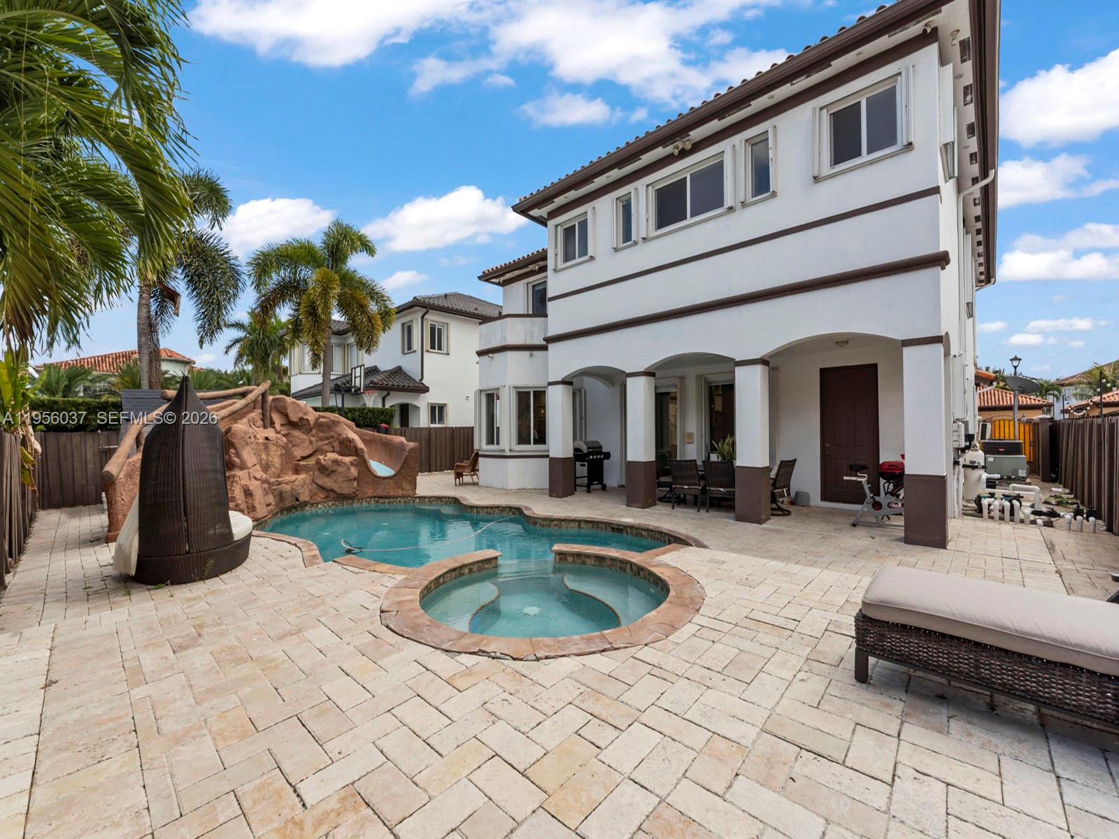 15383 SW 23rd St Miami, FL 33185