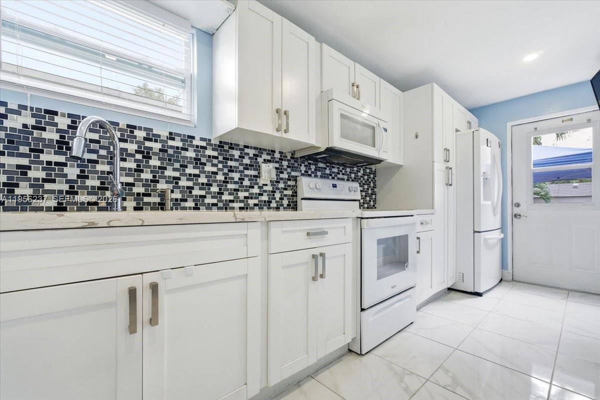 3554 SW 26th St Miami, FL 33133