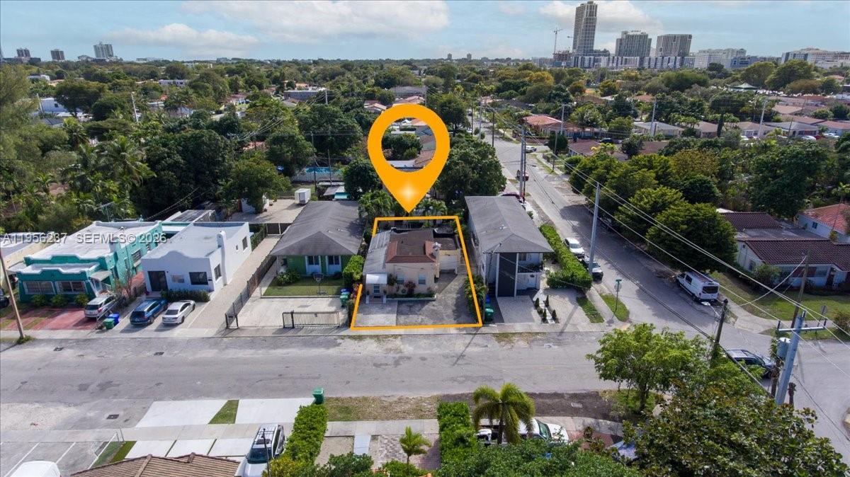 3554 SW 26th St Miami, FL 33133