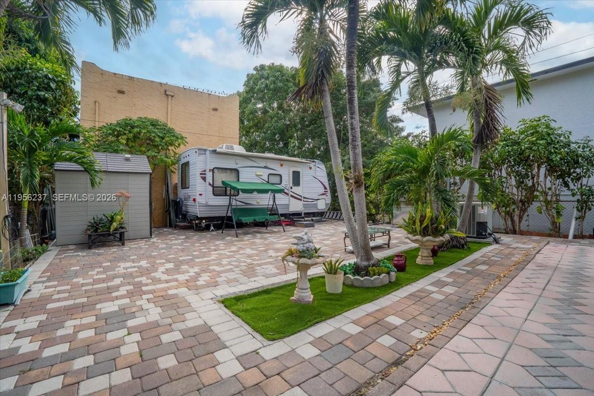 3554 SW 26th St Miami, FL 33133