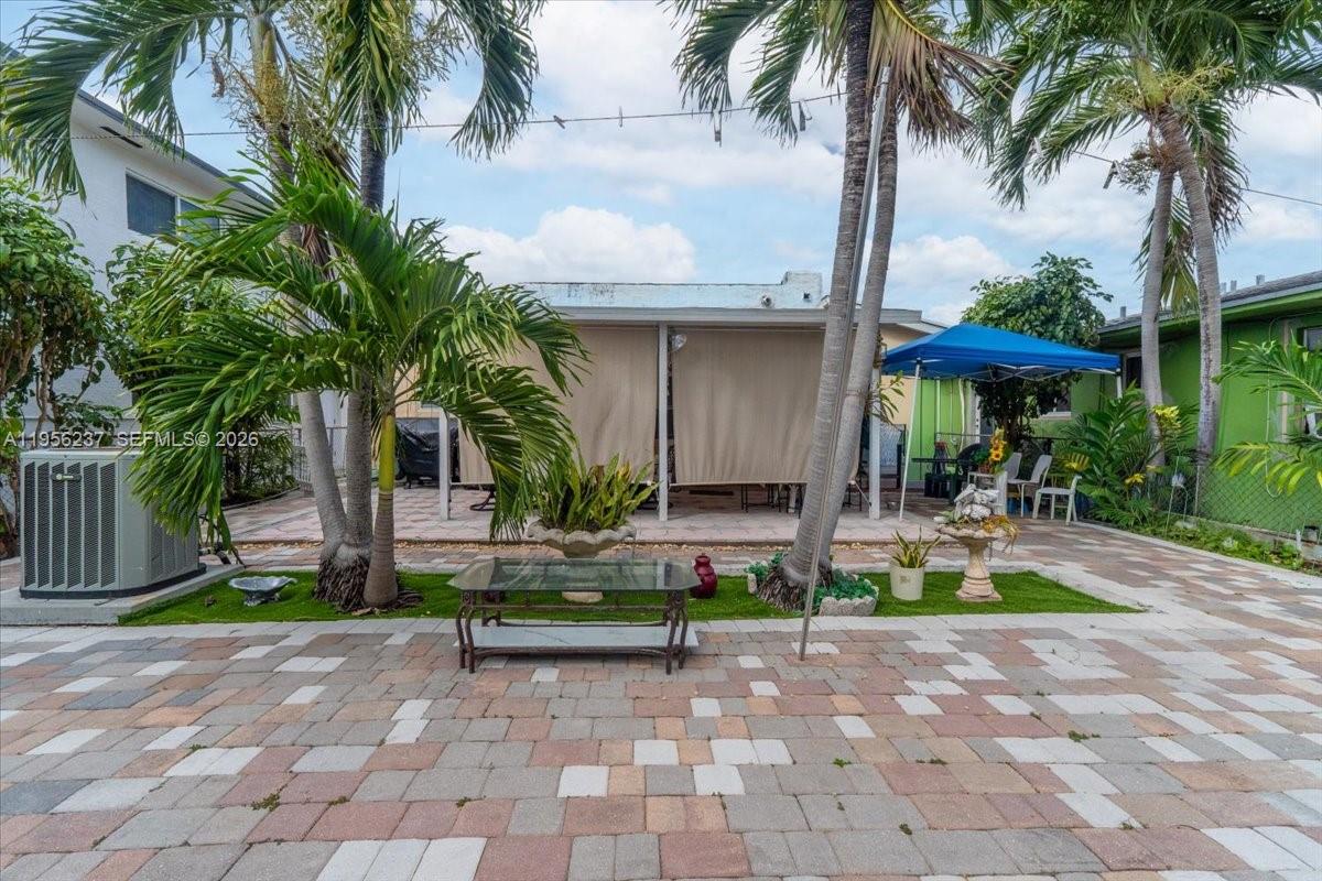3554 SW 26th St Miami, FL 33133