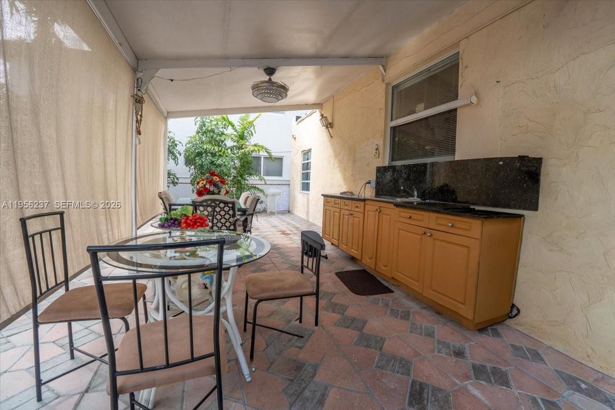 3554 SW 26th St Miami, FL 33133