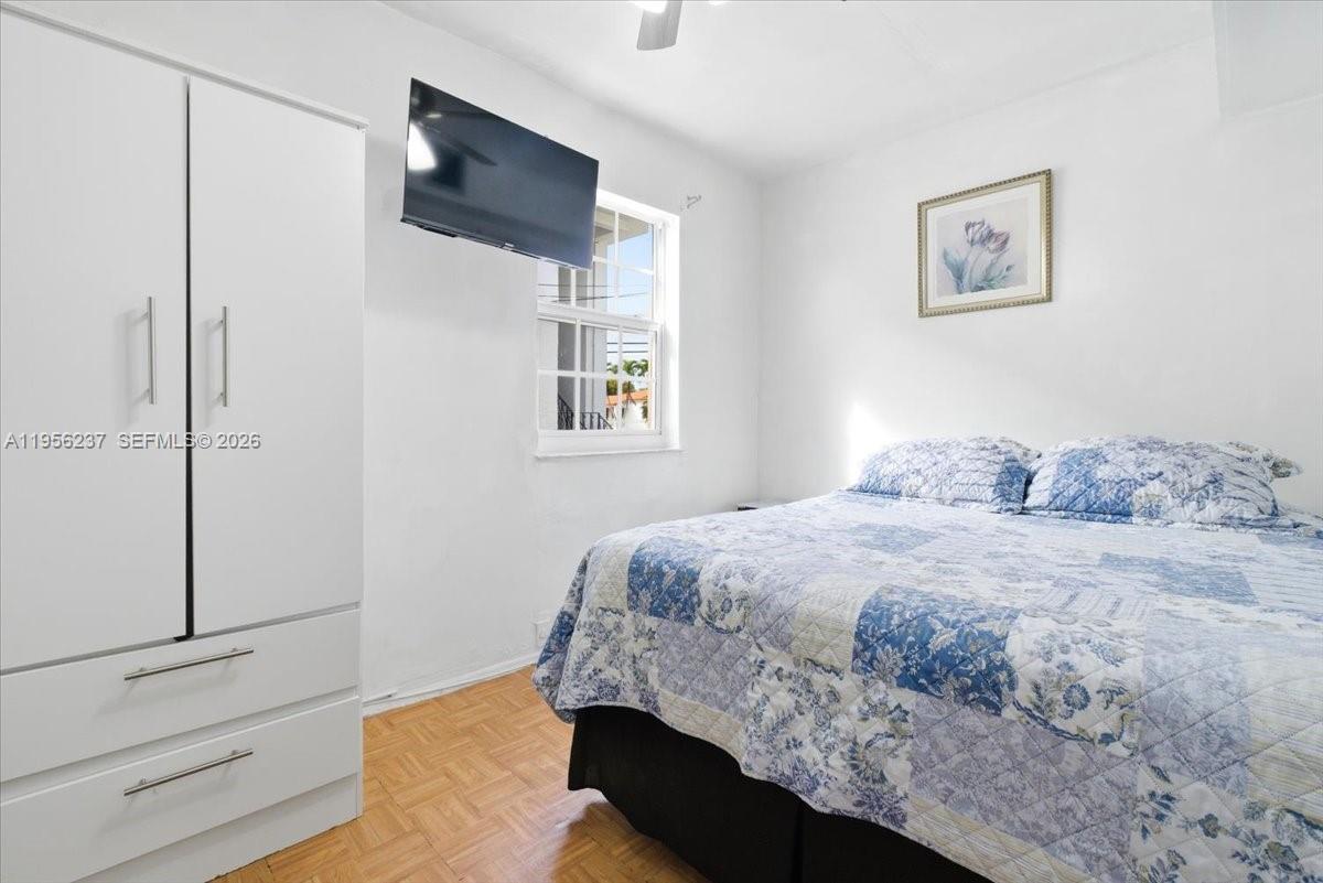 3554 SW 26th St Miami, FL 33133