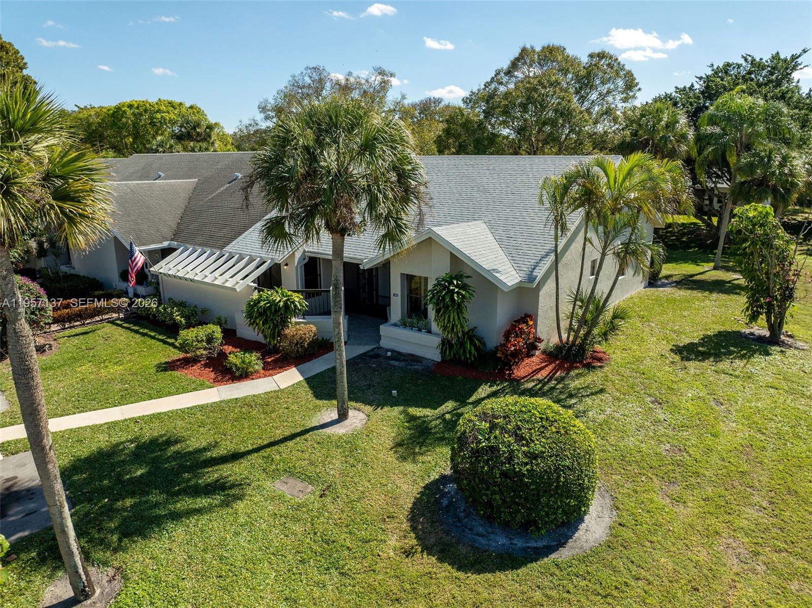 10988 Lake Front Pl Boca Raton, FL 33498