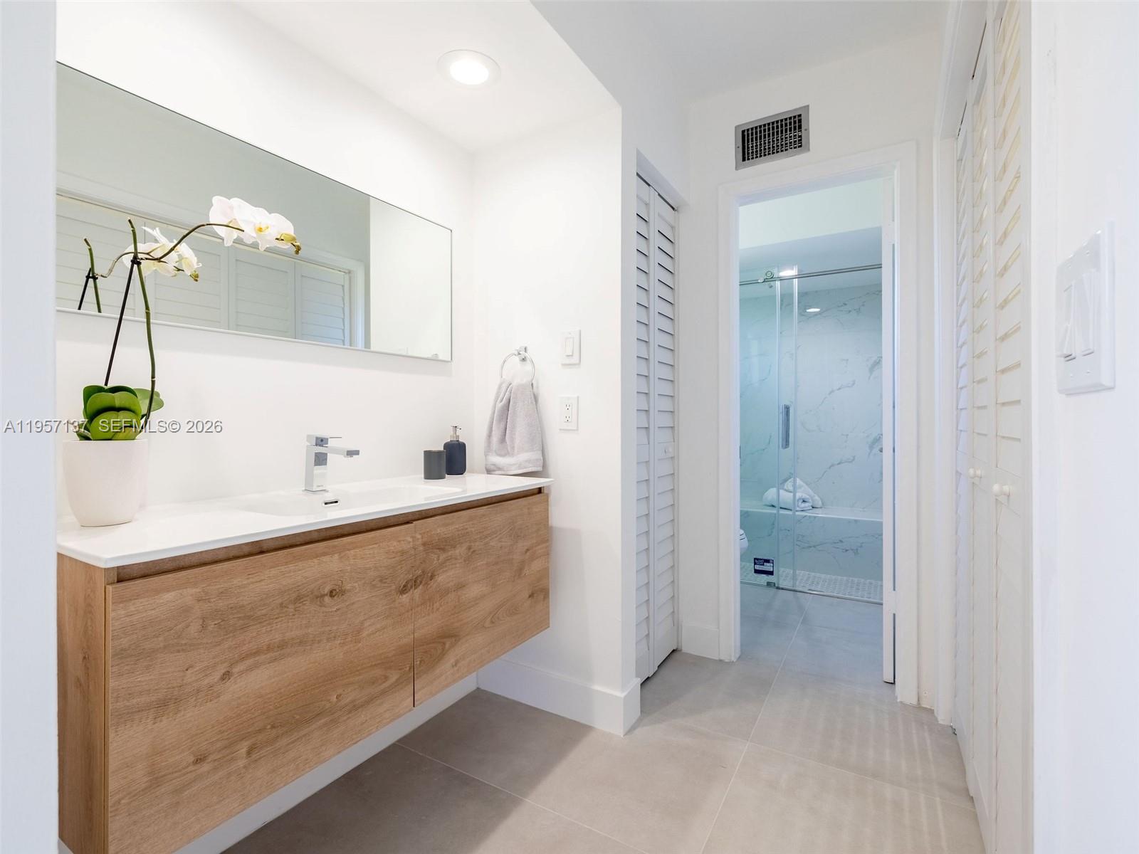 10988 Lake Front Pl Boca Raton, FL 33498