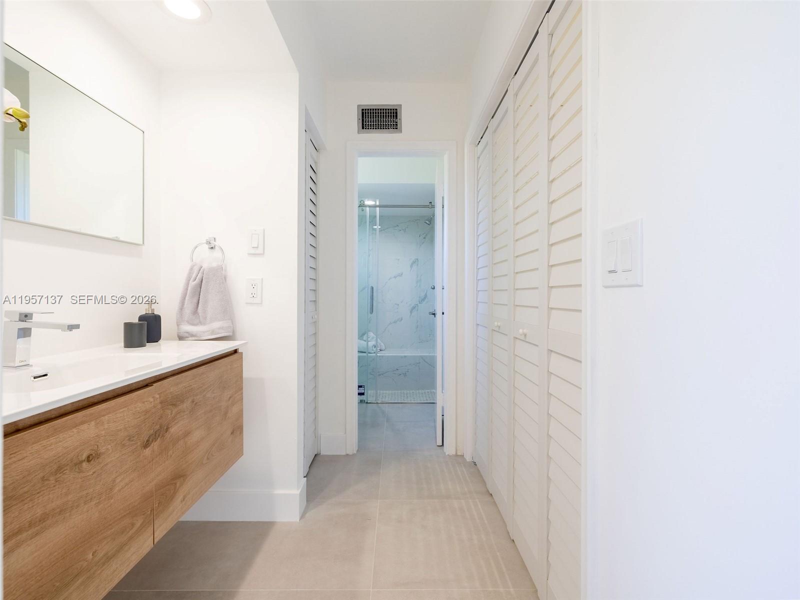 10988 Lake Front Pl Boca Raton, FL 33498