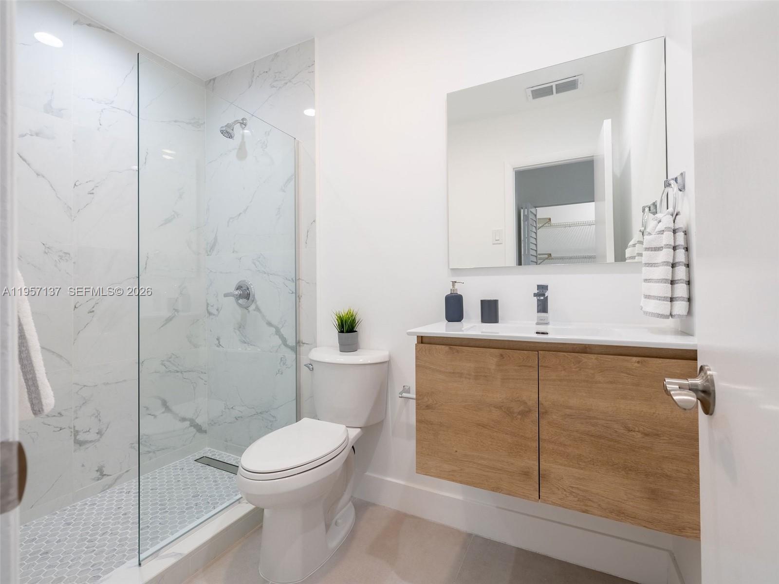 10988 Lake Front Pl Boca Raton, FL 33498